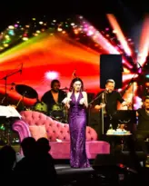 Yıldız Tilbe Kıbrıs’ta verdiği konserle bayramın ilk gününe damgasını vurdu